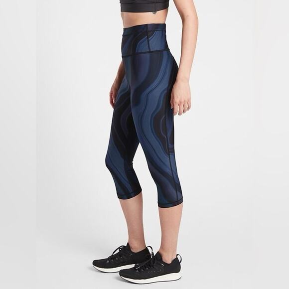 ATHLETA Accelerate Geode Blue Crop Size Small EUC $79 MSRP - Picture 6 of 11